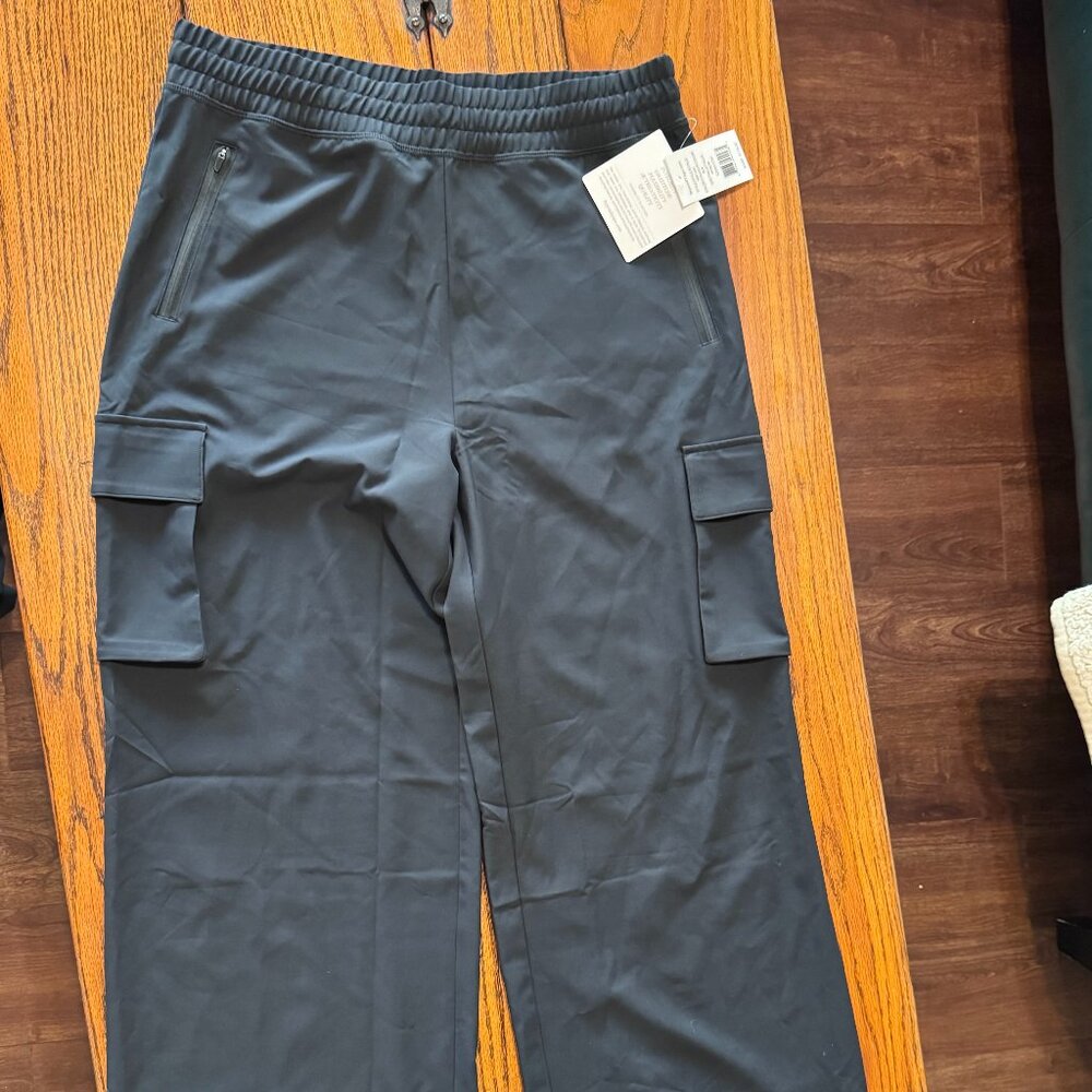 Beyond Yoga Cargo Wide Leg Pants Black Medium NWT